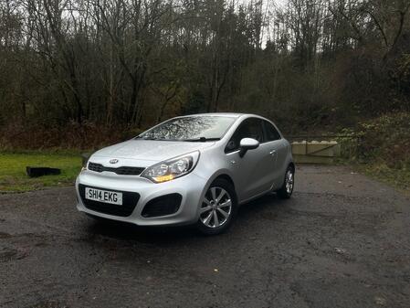 KIA RIO 1.3 VR7